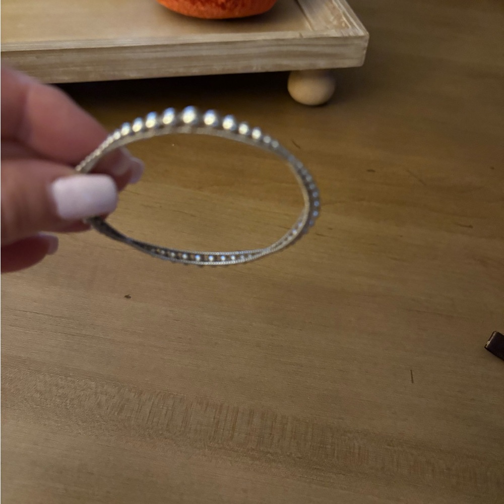 Elegant Silver Beaded Bracelet - Picture 2 of 3